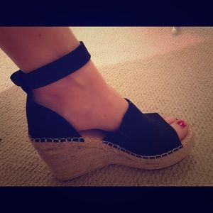 Black 8.5 wedge heel